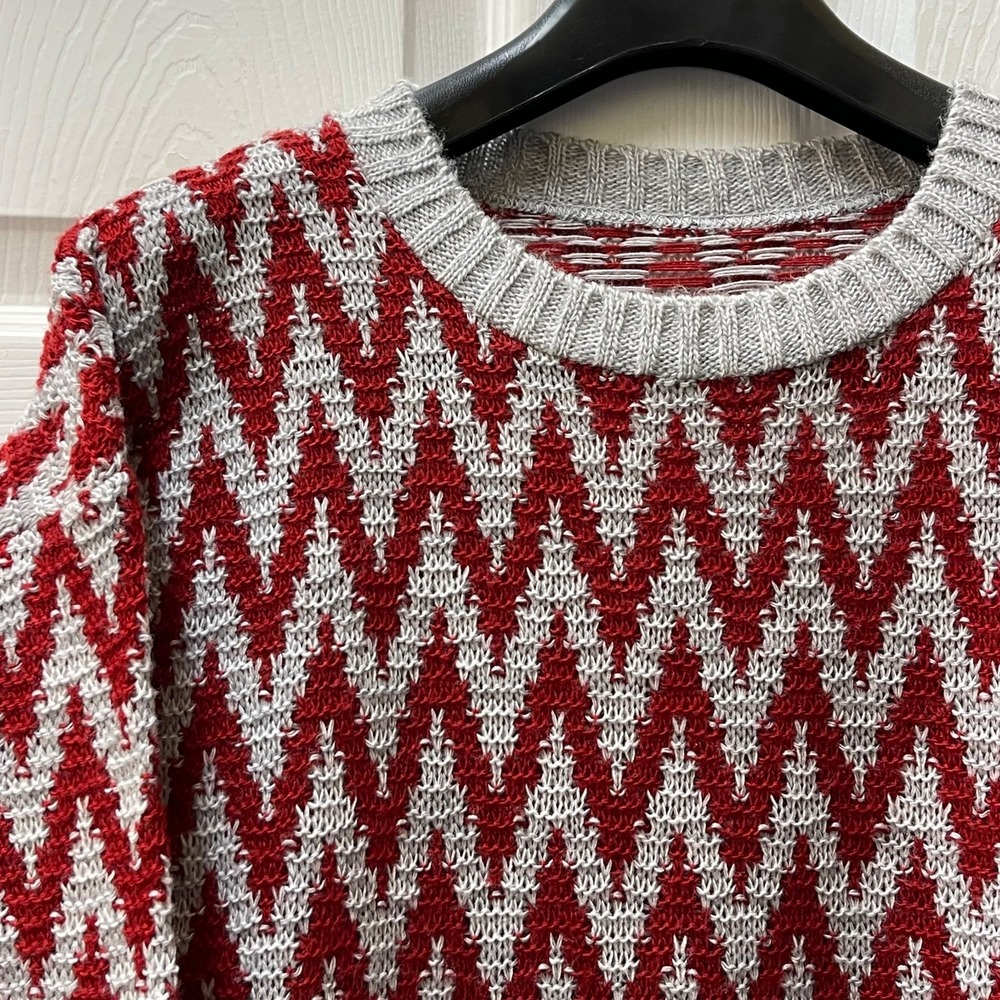Women's Cropped Burgundy Cheron Striped Contrast Curved Hem Sweater (approx‎ M)